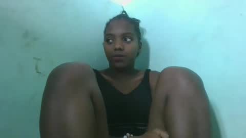 Snapshot of chanteuse655720 chatting on April 29, 6:06 am chanteuse655720 online show from April 29, 6:06 am