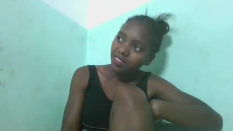 Snapshot of chanteuse655720 chatting on April 30, 6:20 am chanteuse655720 online show from April 30, 6:20 am