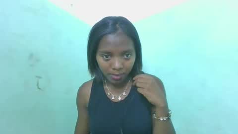 Snapshot of chanteuse655720 chatting on May 9, 6:18 am chanteuse655720 online show from May 9, 6:18 am