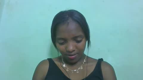 Snapshot of chanteuse655720 chatting on May 15, 7:04 am chanteuse655720 online show from May 15, 7:04 am