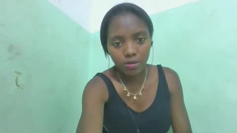 Snapshot of chanteuse655720 chatting on May 19, 5:19 pm chanteuse655720 online show from May 19, 5:19 pm