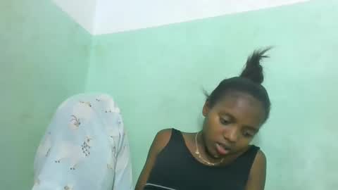 Snapshot of chanteuse655720 chatting on May 22, 6:24 pm chanteuse655720 online show from May 22, 6:24 pm