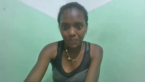 Snapshot of chanteuse655720 chatting on May 30, 9:06 am chanteuse655720 online show from May 30, 9:06 am