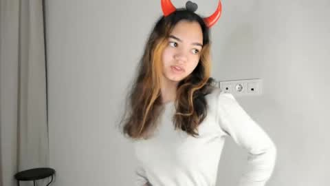 Snapshot of charitybergeaux chatting on November 26, 6:36 am MIchelle online show from November 26, 6:36 am