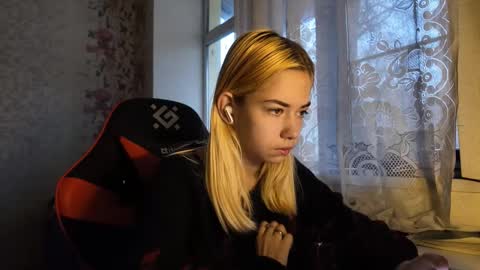 Nancy online show from November 18, 7:46 am