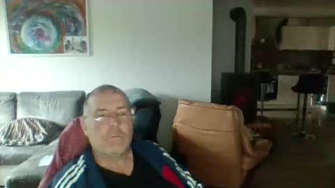 charles6064 online show from December 20, 9:54 am