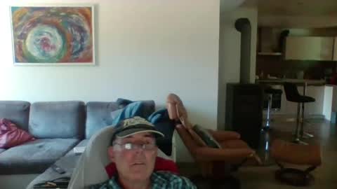 charles6064 online show from July 28, 11:17 am