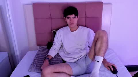 Snapshot of charles_blaze chatting on February 5, 8:04 pm charles blaze online show from February 5, 8:04 pm