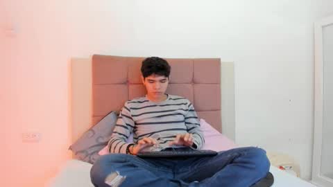 Snapshot of charles_blaze chatting on February 6, 12:16 pm charles blaze online show from February 6, 12:16 pm