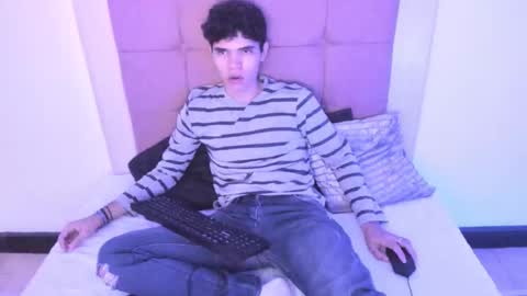 Snapshot of charles_blaze chatting on February 6, 8:02 pm charles blaze online show from February 6, 8:02 pm