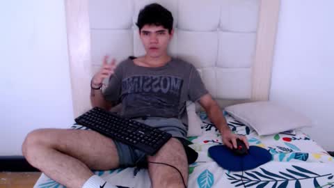 Snapshot of charles_blaze chatting on February 8, 6:44 pm charles blaze online show from February 8, 6:44 pm