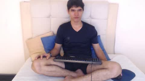 Snapshot of charles_blaze chatting on February 10, 9:58 pm charles blaze online show from February 10, 9:58 pm