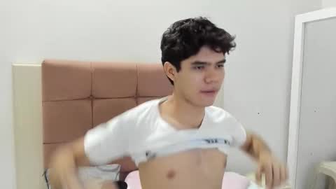 Snapshot of charles_blaze chatting on February 12, 3:05 pm charles blaze online show from February 12, 3:05 pm