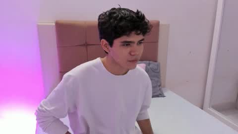 Snapshot of charles_blaze chatting on February 13, 8:03 pm charles blaze online show from February 13, 8:03 pm