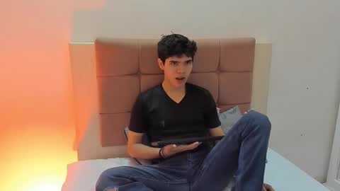 Snapshot of charles_blaze chatting on February 14, 12:14 pm charles blaze online show from February 14, 12:14 pm