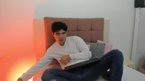 Snapshot of charles_blaze chatting on February 15, 12:11 pm charles blaze online show from February 15, 12:11 pm