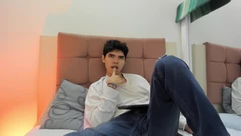 Snapshot of charles_blaze chatting on February 15, 3:17 pm charles blaze online show from February 15, 3:17 pm