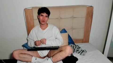 Snapshot of charles_blaze chatting on February 19, 9:14 pm charles blaze online show from February 19, 9:14 pm