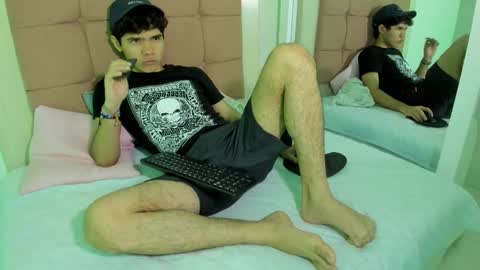 Snapshot of charles_blaze chatting on February 20, 3:08 pm charles blaze online show from February 20, 3:08 pm