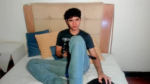 Snapshot of charles_blaze chatting on February 21, 8:16 pm charles blaze online show from February 21, 8:16 pm