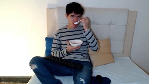 Snapshot of charles_blaze chatting on February 22, 12:08 pm charles blaze online show from February 22, 12:08 pm