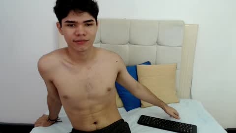 Snapshot of charles_blaze chatting on March 5, 3:18 pm charles blaze online show from March 5, 3:18 pm