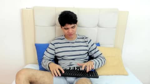 Snapshot of charles_blaze chatting on March 6, 12:09 pm charles blaze online show from March 6, 12:09 pm