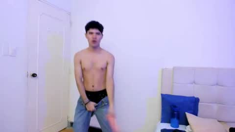 Snapshot of charles_blaze chatting on March 7, 11:38 pm charles blaze online show from March 7, 11:38 pm