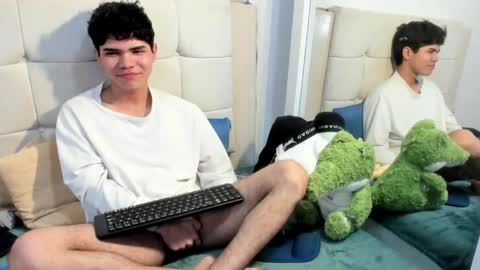 Snapshot of charles_blaze chatting on March 11, 3:12 pm charles blaze online show from March 11, 3:12 pm