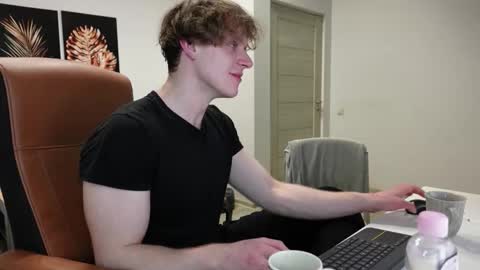 Snapshot of charles_dreams chatting on March 14, 11:43 pm CHARLES DREAMS online show from March 14, 11:43 pm