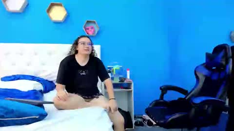 Charles y Elara online show from December 27, 6:14 am