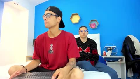 Charles y Elara online show from December 28, 3:15 am