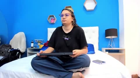 Charles y Elara online show from December 29, 3:44 am