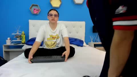 Charles y Elara online show from March 3, 7:28 pm