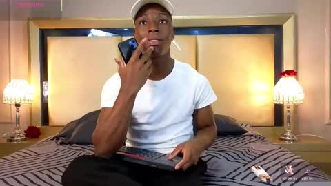 Snapshot of charlesbrown_ chatting on February 15, 12:18 am charlesbrown_ online show from February 15, 12:18 am