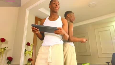 charlesbrown_ online show from June 16, 1:03 pm