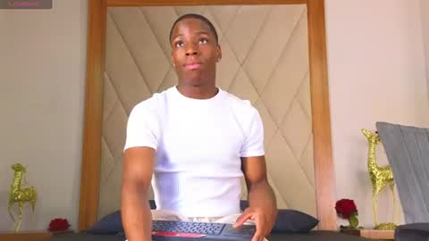 charlesbrown_ online show from June 29, 1:44 pm