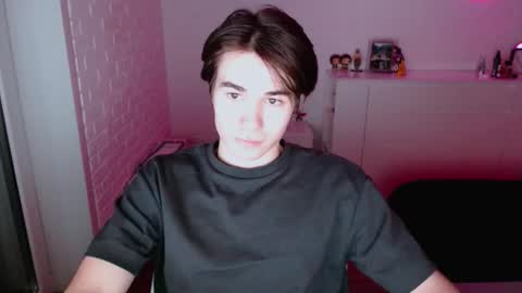 Snapshot of charleshanson69 chatting on November 4, 7:13 pm charleshanson69 online show from November 4, 7:13 pm