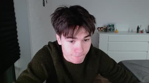 Snapshot of charleshanson69 chatting on November 16, 1:49 pm charleshanson69 online show from November 16, 1:49 pm