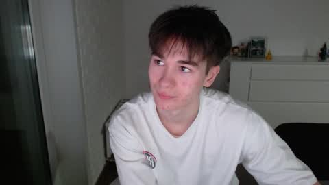 Snapshot of charleshanson69 chatting on November 19, 4:07 pm charleshanson69 online show from November 19, 4:07 pm