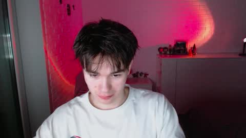 Snapshot of charleshanson69 chatting on November 22, 6:29 pm charleshanson69 online show from November 22, 6:29 pm