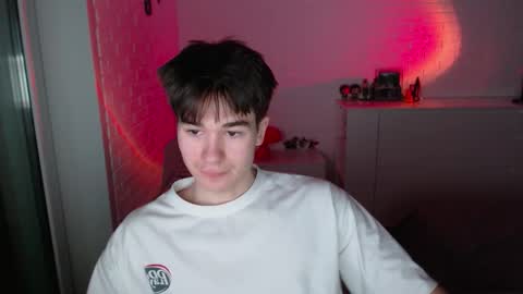 Snapshot of charleshanson69 chatting on November 23, 2:39 pm charleshanson69 online show from November 23, 2:39 pm