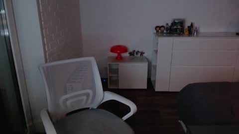 Snapshot of charleshanson69 chatting on November 28, 10:01 pm charleshanson69 online show from November 28, 10:01 pm