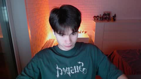 Snapshot of charleshanson69 chatting on November 29, 2:20 pm charleshanson69 online show from November 29, 2:20 pm