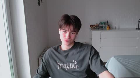 Snapshot of charleshanson69 chatting on December 5, 6:11 am charleshanson69 online show from December 5, 6:11 am