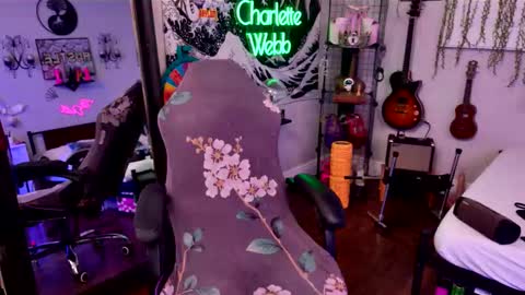 Snapshot of charlette_webb_xxx chatting on November 17, 5:35 am Charlette Webb online show from November 17, 5:35 am