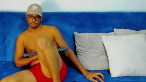 Snapshot of charlie_p_ chatting on July 6, 10:34 pm charlie_p_ online show from July 6, 10:34 pm