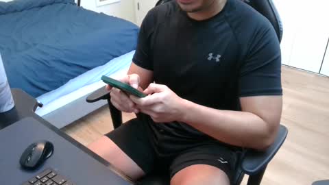 Snapshot of charliekkw chatting on February 20, 4:14 pm charliekkw online show from February 20, 4:14 pm