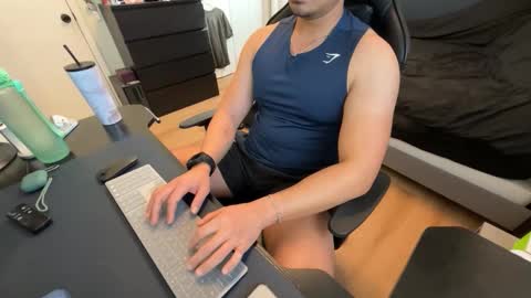 charliekkw online show from February 1, 8:29 pm