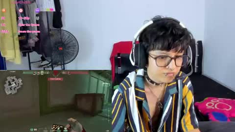 Snapshot of charlietaylorr__ chatting on May 15, 12:28 am Charlie online show from May 15, 12:28 am